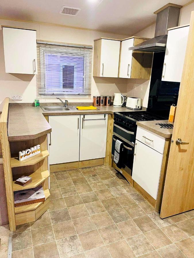 ホテル The Sunflower Luxury Caravan At Tattersall Lakes タターズホール エクステリア 写真